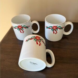 Vintage 12 oz. Poinsettia and Ribbons Christmas Mugs – Set of 3